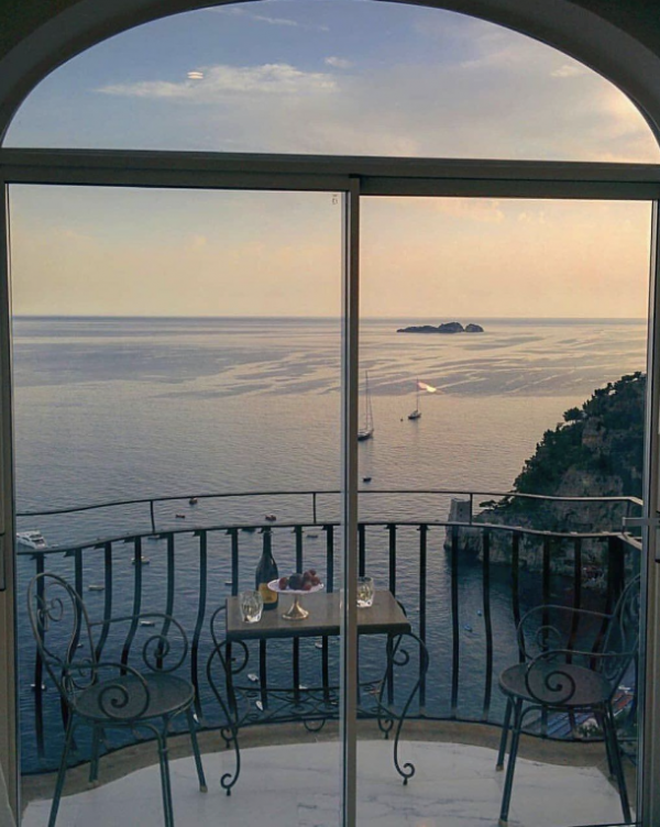 Balkon dengan Pemandangan Laut